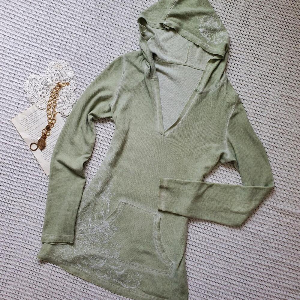 Y2k green vtg wash hooded long sleeve top with white design